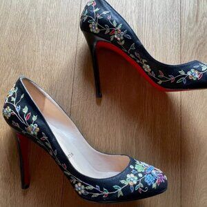 The prettiest--and rarest-- pumps!!  Vintage Christian Louboutin, 40.5